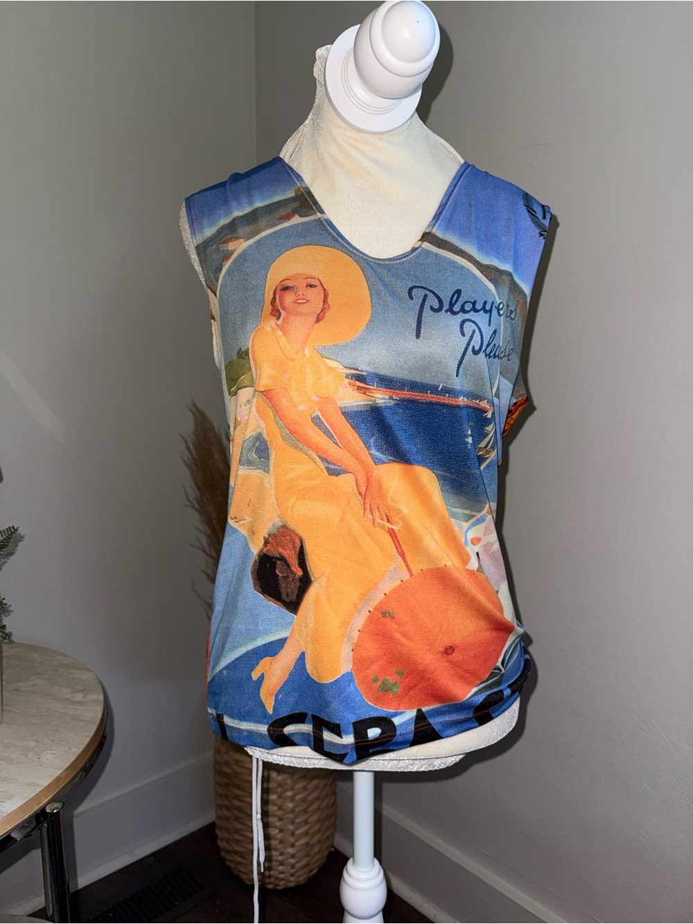 Ivory Y2K Graphic Sleeveless Vintage-Style Women’s Top in Blue and Yellow